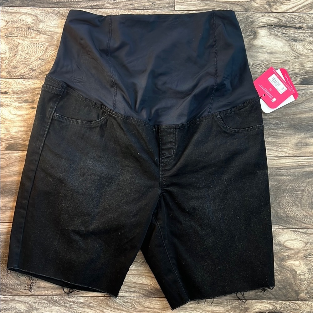 Isabel Maternity Crossover Panel Shorts - 14 - NWT
